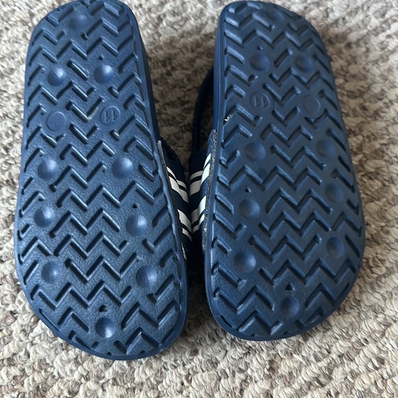Bundle of 2 pairs of Toddler Sandals - Picture 3 of 5